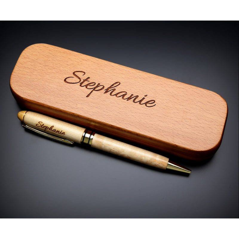 Holz-Kugelschreiber mit Gravur des Namens in Geschenk-Schachtel