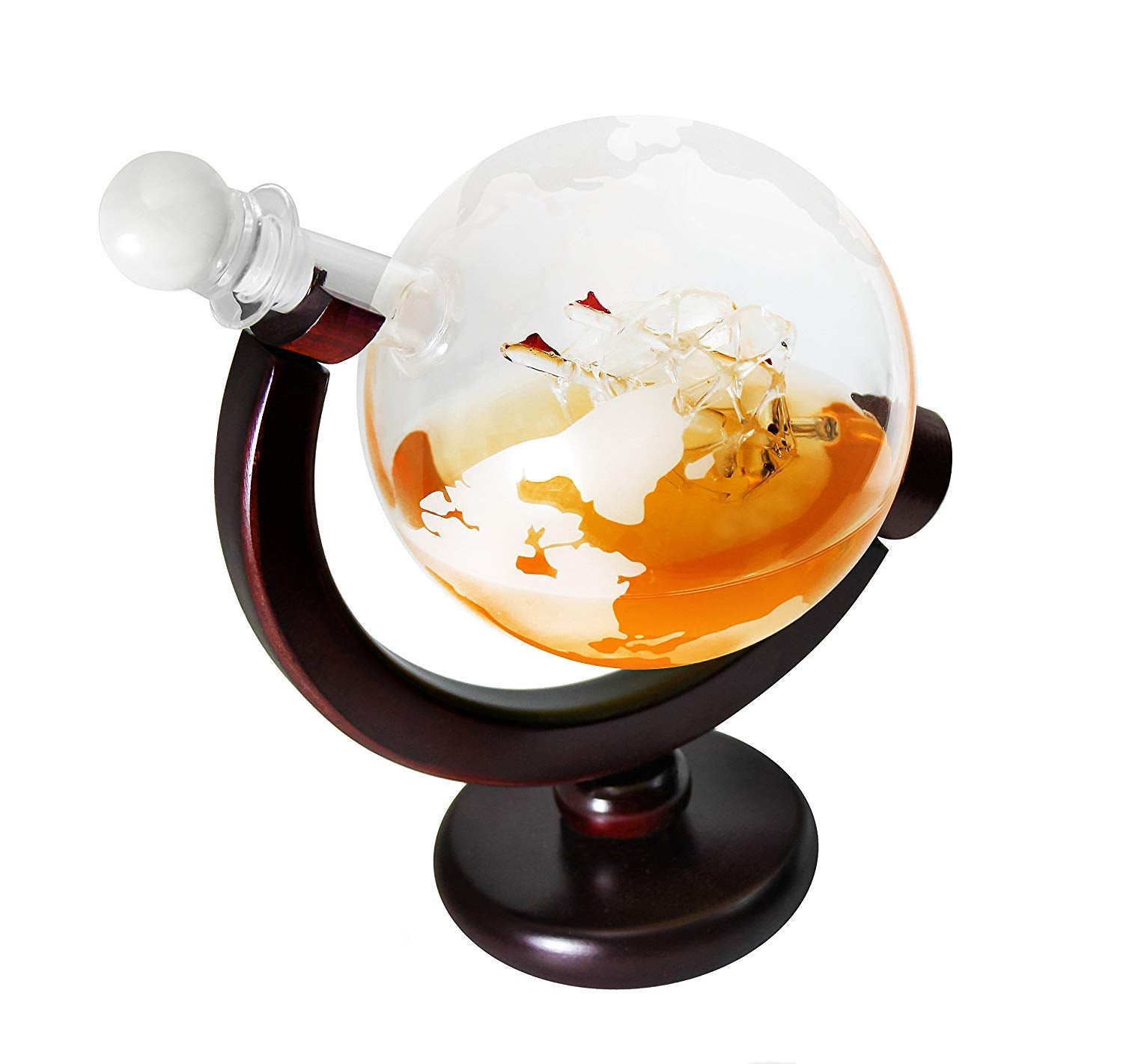 FORYOU24 Globus Whiskey Karaffe Glas Dekanter mit Ständer aus Holz I Whisky Karaffe luftdicht mit eingearbeitetem Segelschiff I Frauen- und Männergeschenke edel I 850 ml Globus Flasche vintage