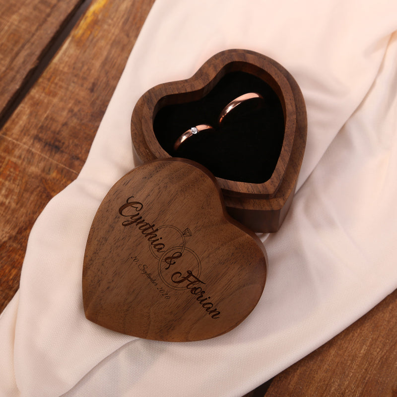 Ringkissen als Herz aus Holz mit Gravur zur Hochzeit Motiv 06 dunkel