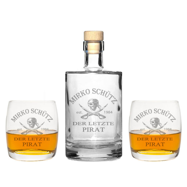 2 Edle Whiskeygläser mit Whiskeykaraffe und Gravur "Pirat"