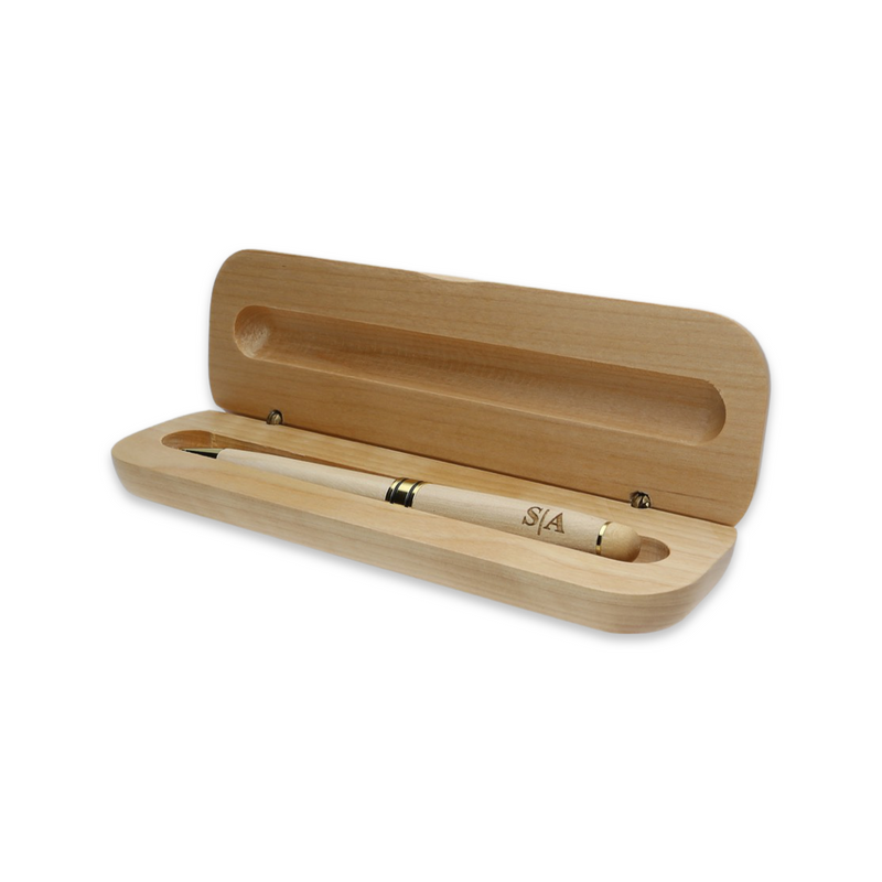 Holz-Kugelschreiber mit Gravur der Initiale in Geschenk-Schachtel
